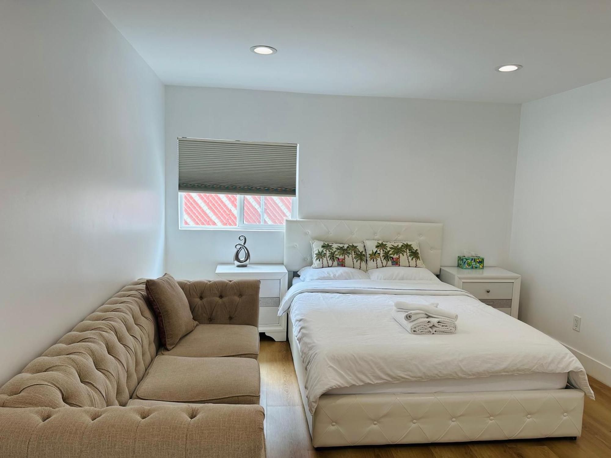Privatunterkunft Stylish Retreat Private 2